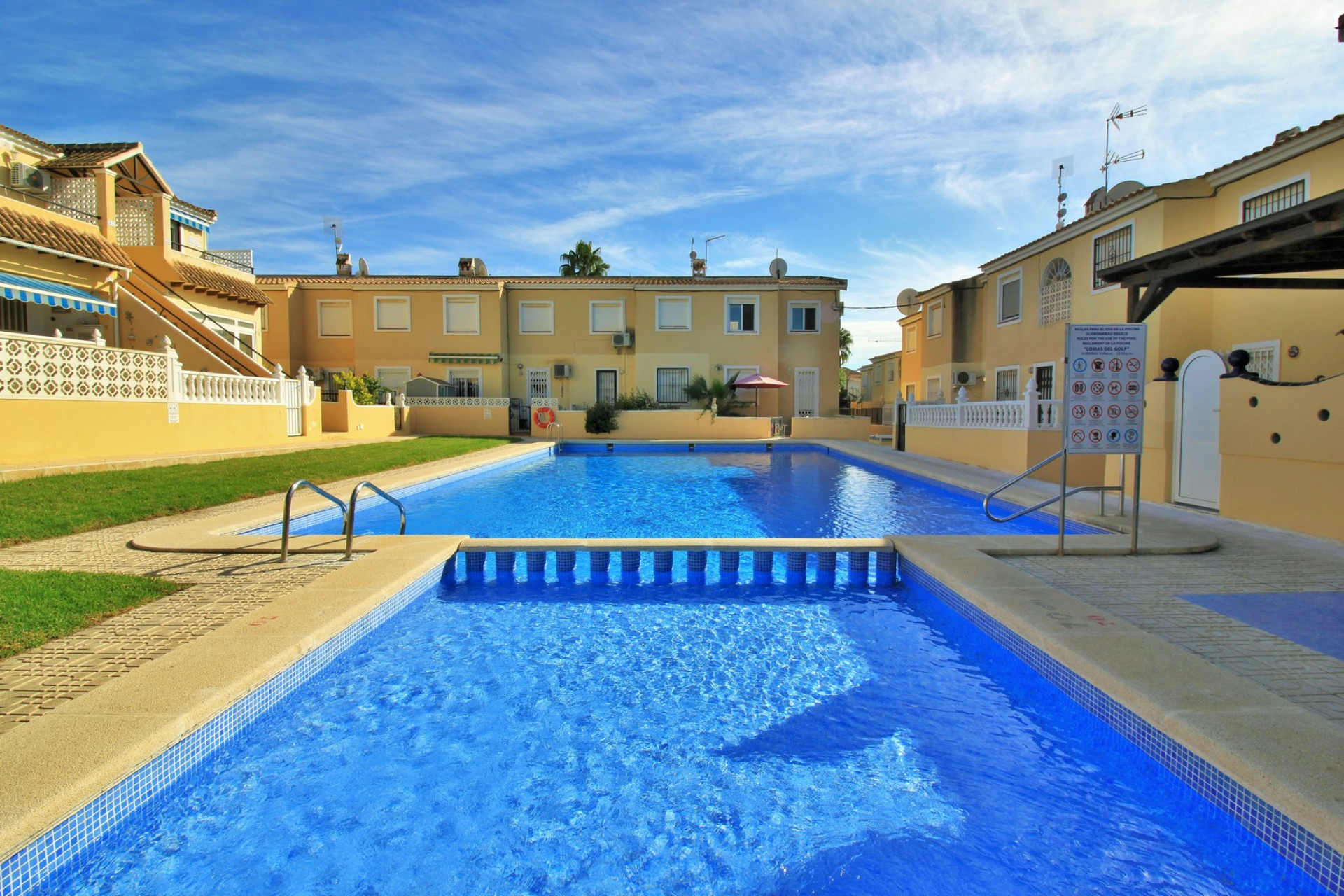 Herverkoop - 2. Town house - Villamartin - Orihuela Costa