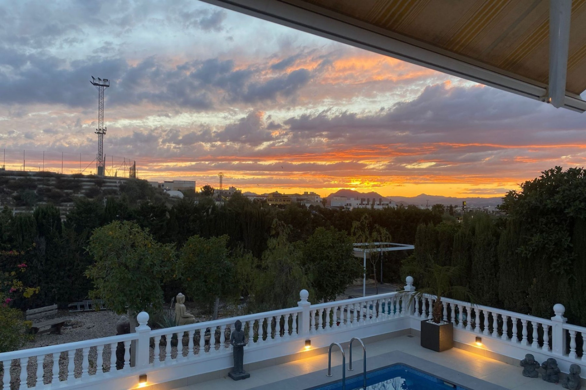 Herverkoop - 3. Halfvrijstaand huis - Benimar - Costa Blanca Zuid