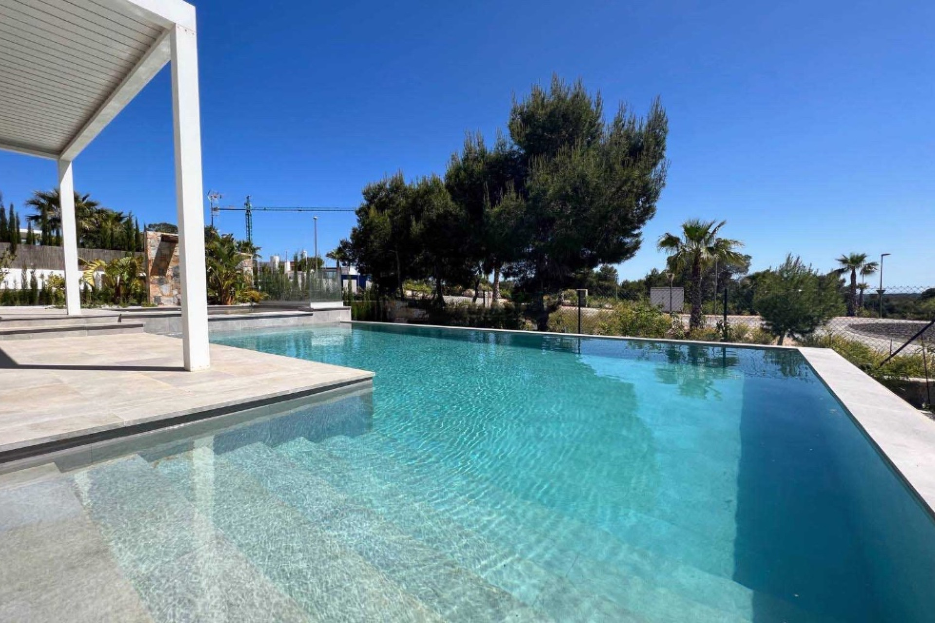 Herverkoop - 3. Halfvrijstaand huis - Las Colinas Golf and Country Club - Costa Blanca Zuid