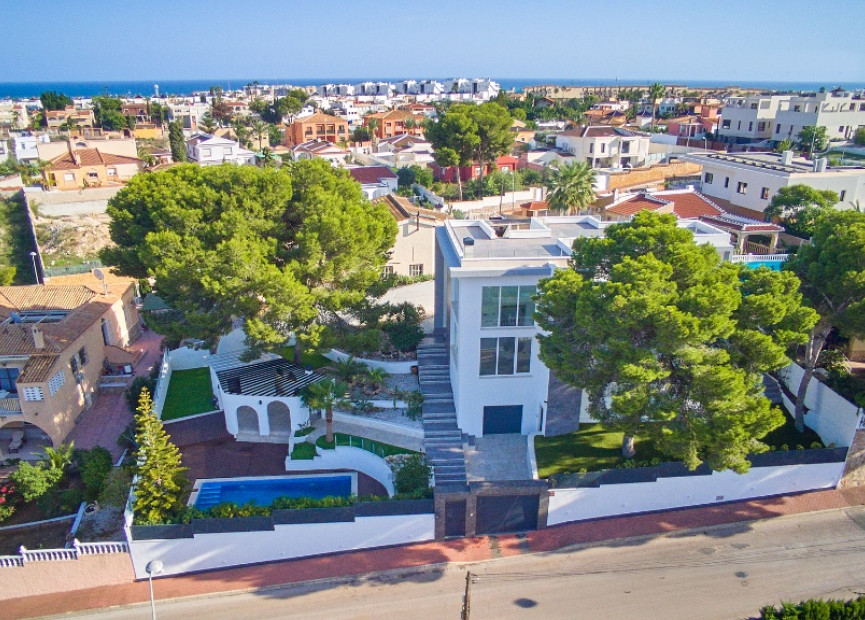 Herverkoop - 3. Halfvrijstaand huis - Los Balcones - Costa Blanca Zuid