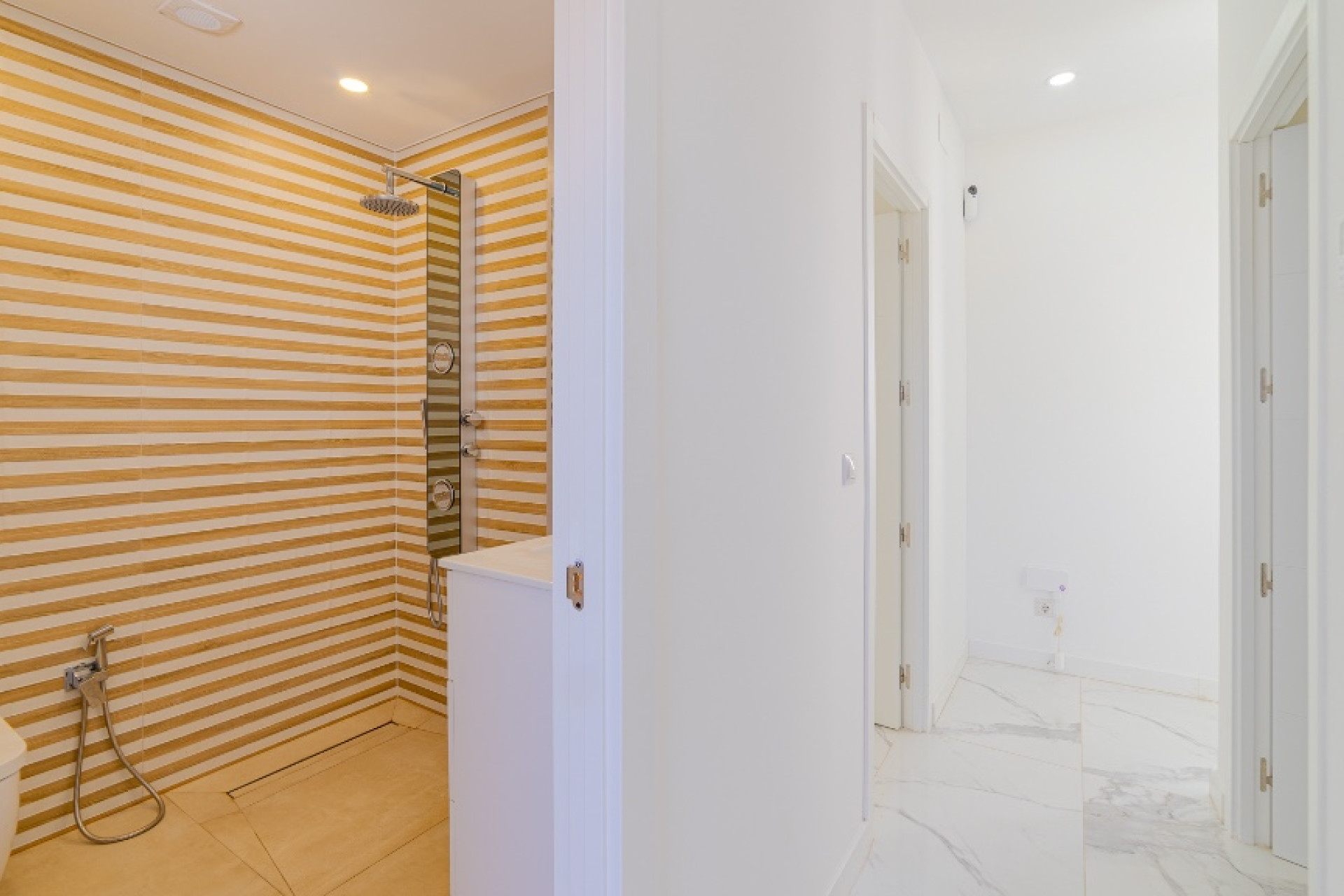 Herverkoop - 3. Halfvrijstaand huis - Los Balcones - Costa Blanca Zuid