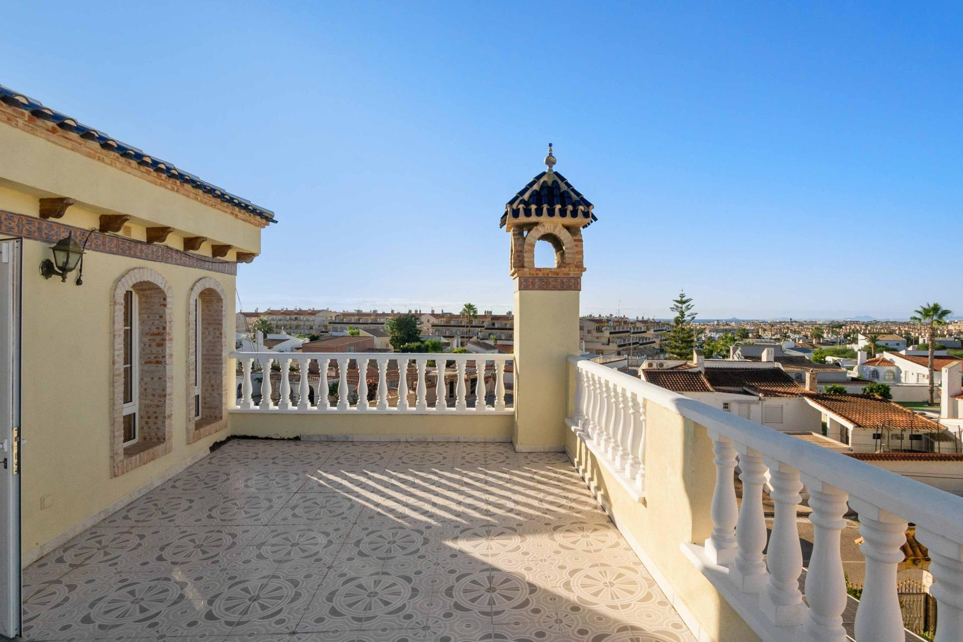 Herverkoop - 3. Halfvrijstaand huis - Orihuela Costa - Los Almendros-La Florida