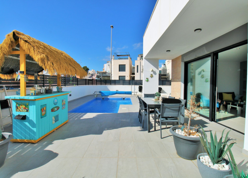 Herverkoop - 3. Halfvrijstaand huis - Villamartin - Costa Blanca Zuid