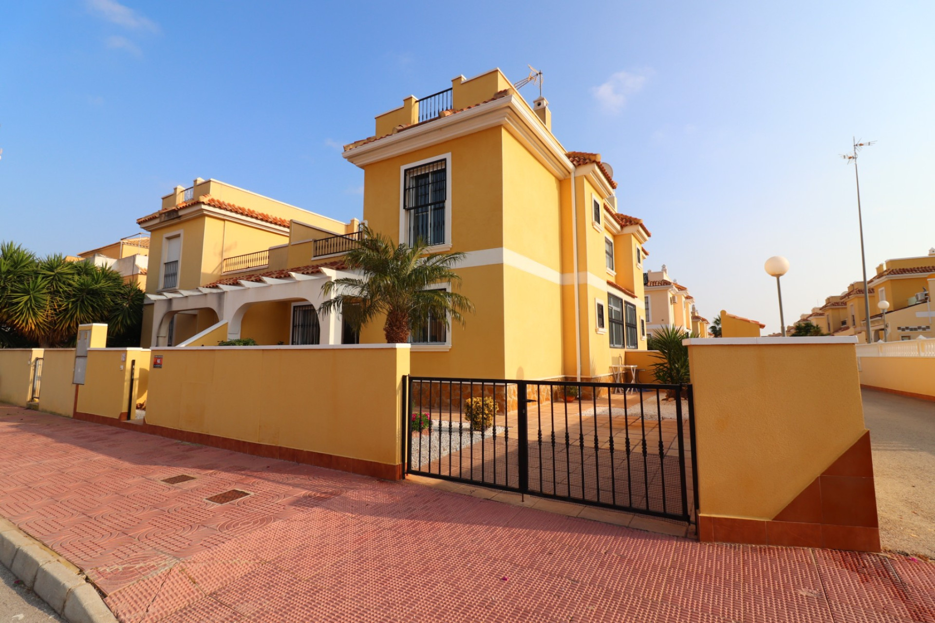 Herverkoop - 3. Semi - Detached Villa - Ciudad Quesada - Lo Marabu