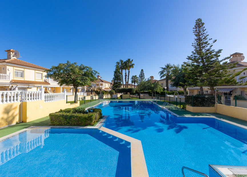 Herverkoop - 3. Semi - Detached Villa - La Mata - Torrevieja