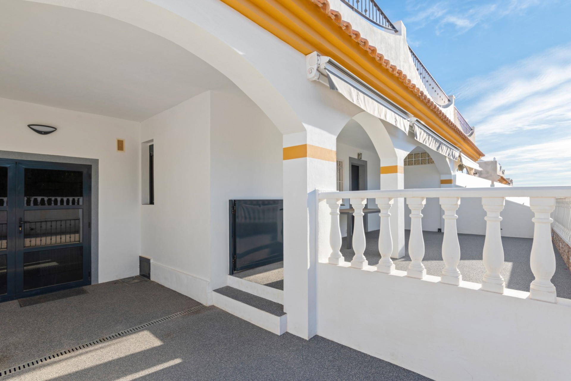 Herverkoop - 3. Semi - Detached Villa - Orihuela Costa