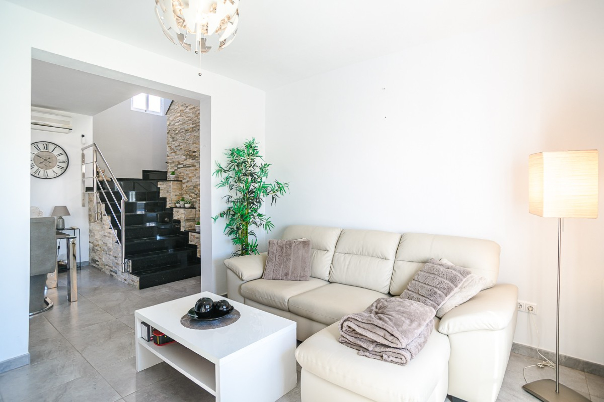 Herverkoop - 3. Vrijstaande villa - Algorfa - ALGORFA
