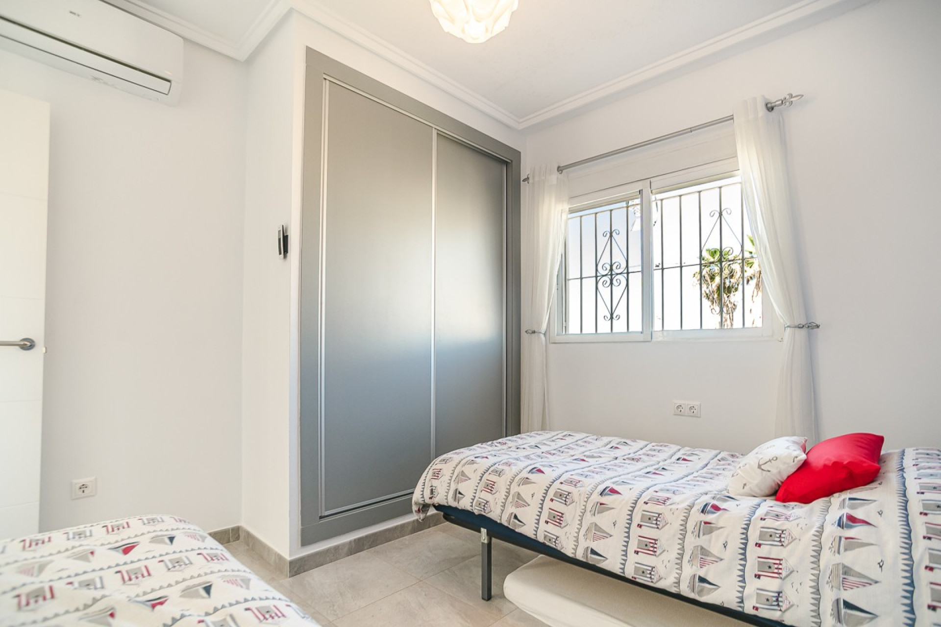 Herverkoop - 3. Vrijstaande villa - Algorfa - ALGORFA