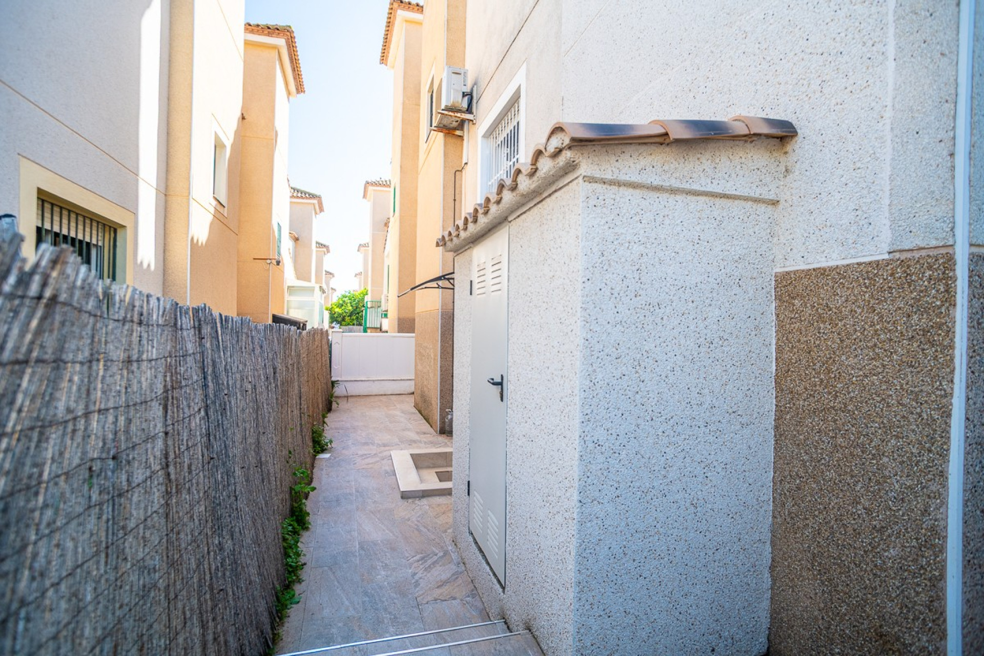 Herverkoop - 3. Vrijstaande villa - Algorfa - ALGORFA