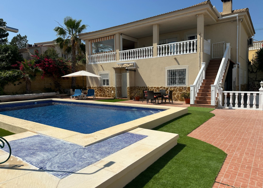 Herverkoop - 3. Vrijstaande villa - Algorfa - Costa Blanca Zuid