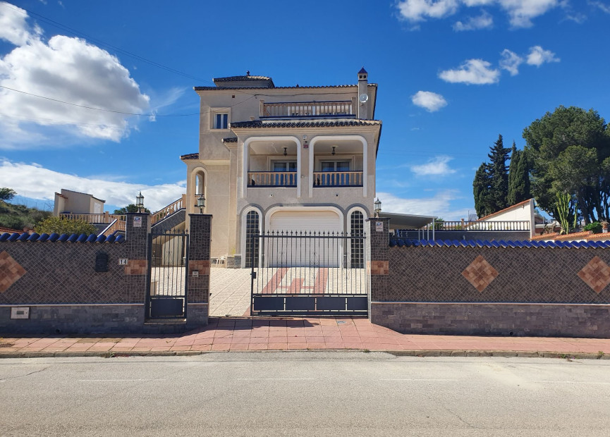 Herverkoop - 3. Vrijstaande villa - Algorfa - Costa Blanca Zuid