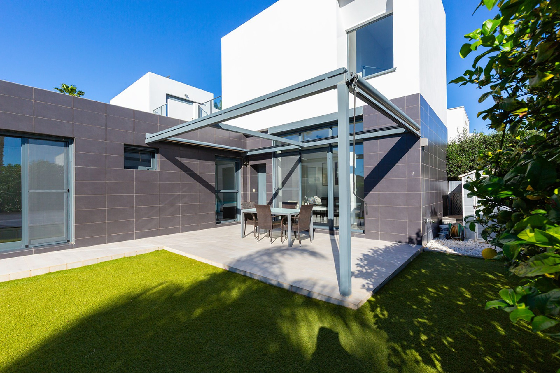 Herverkoop - 3. Vrijstaande villa - Algorfa - Costa Blanca Zuid