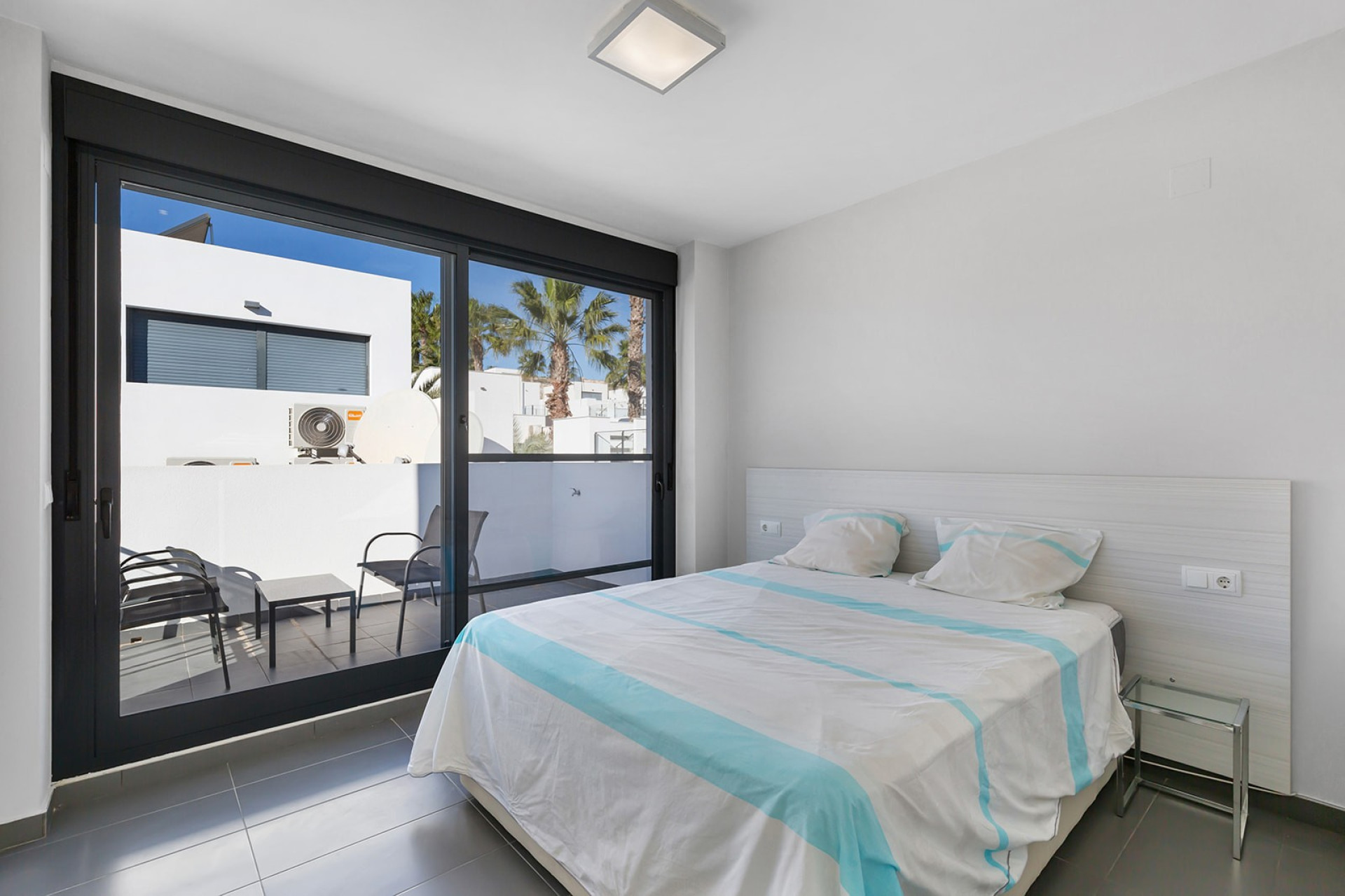 Herverkoop - 3. Vrijstaande villa - Algorfa - Costa Blanca Zuid