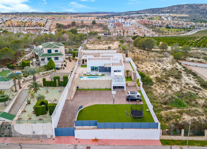 Herverkoop - 3. Vrijstaande villa - Algorfa - Costa Blanca Zuid