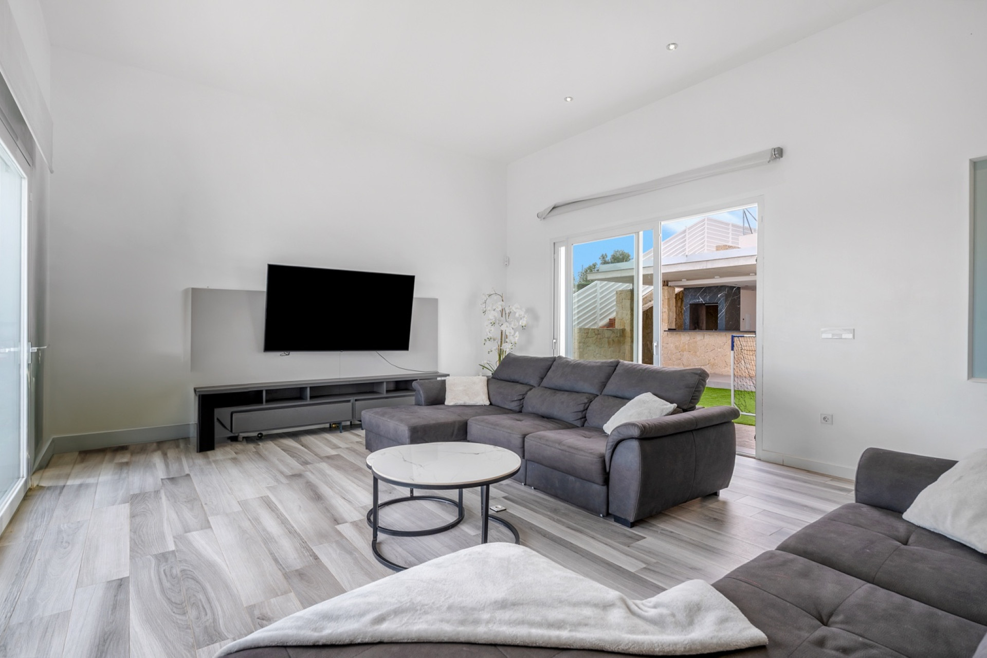 Herverkoop - 3. Vrijstaande villa - Algorfa - Costa Blanca Zuid