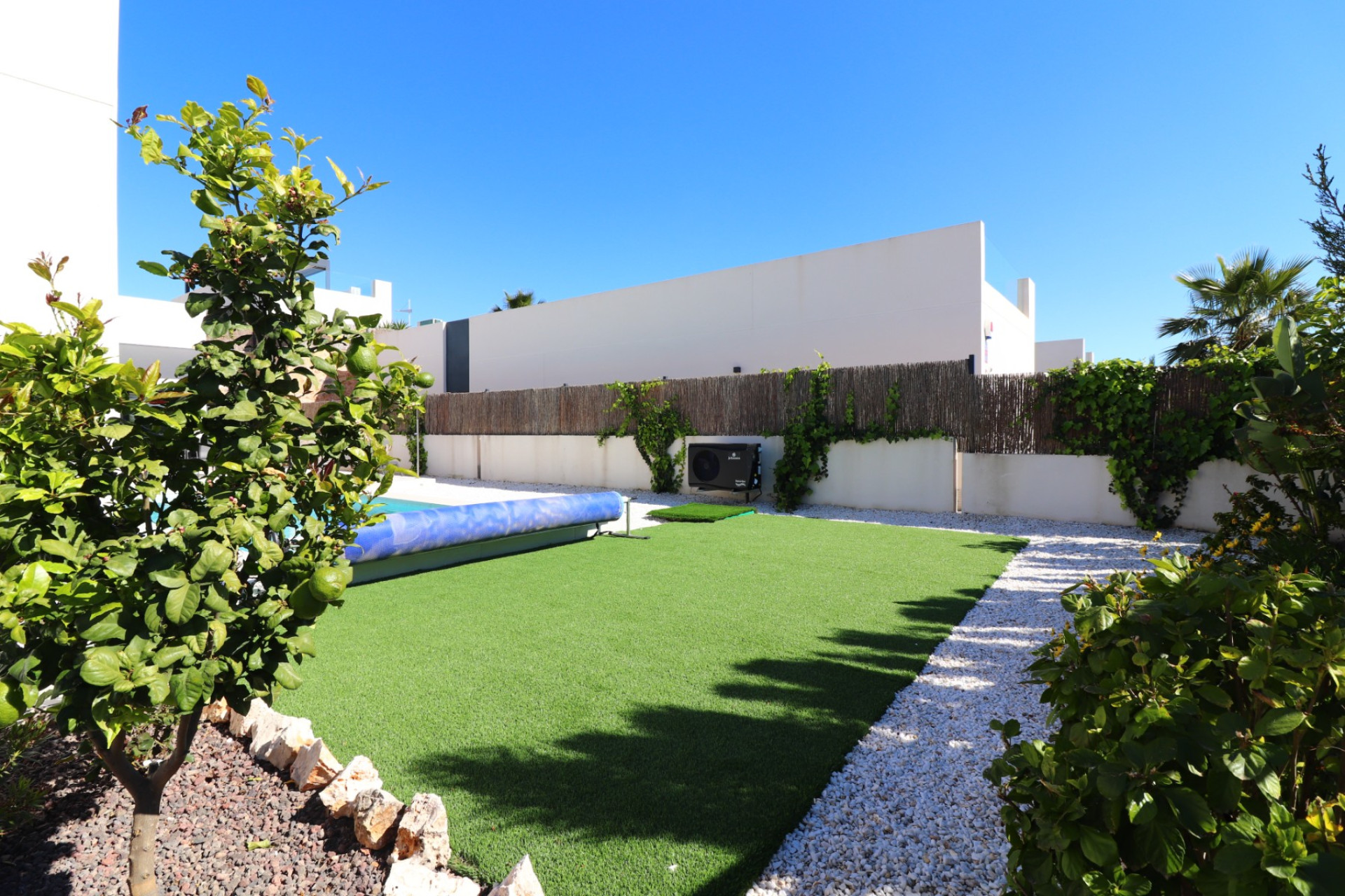 Herverkoop - 3. Vrijstaande villa - Algorfa - Costa Blanca Zuid