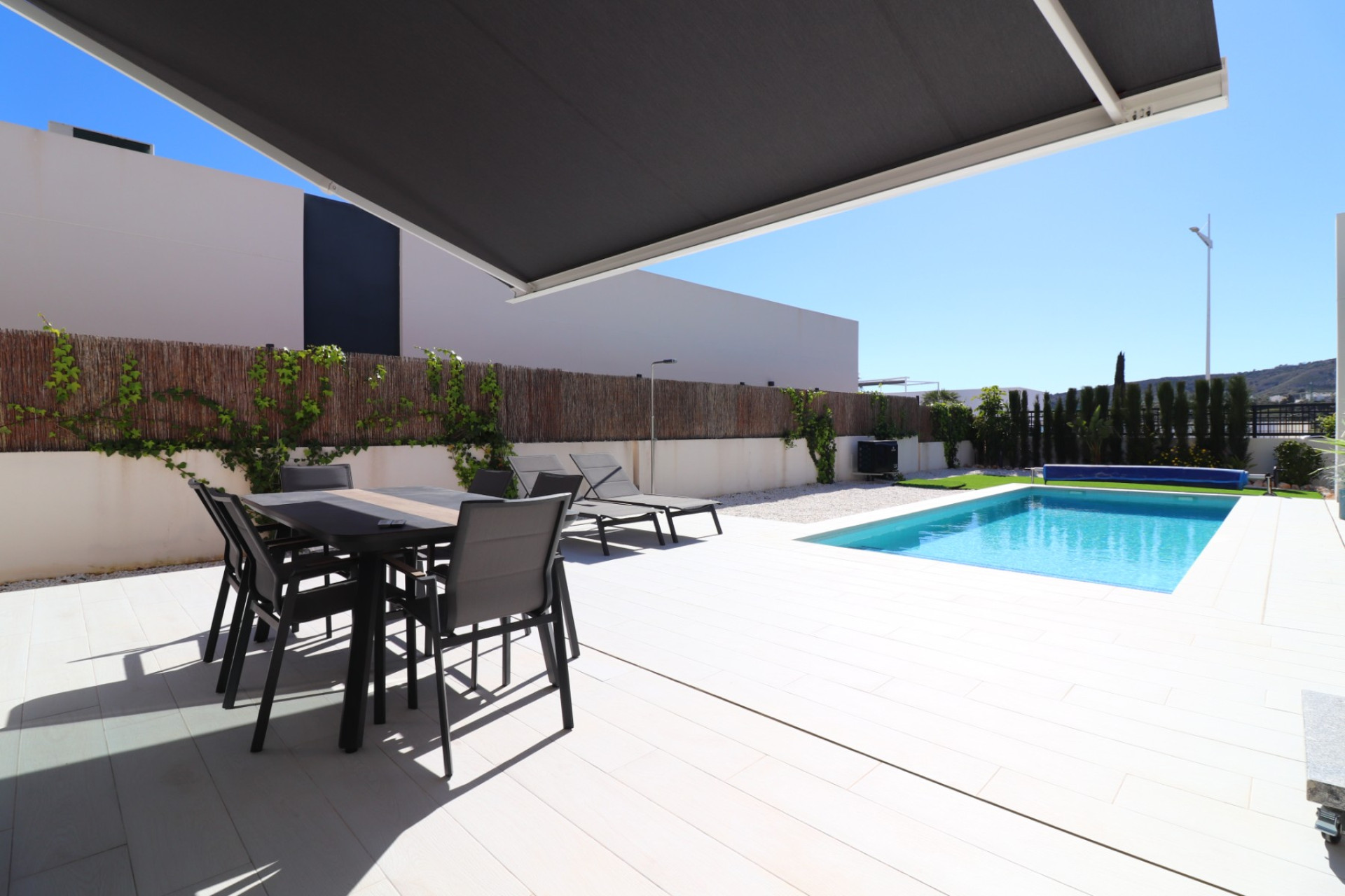 Herverkoop - 3. Vrijstaande villa - Algorfa - Costa Blanca Zuid