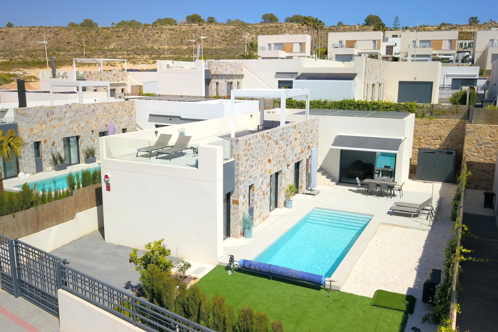 Herverkoop - 3. Vrijstaande villa - Algorfa - Costa Blanca Zuid