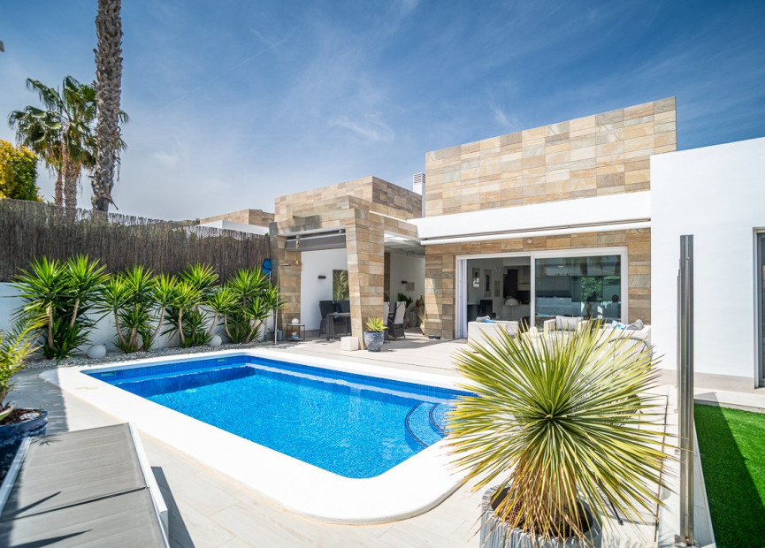 Herverkoop - 3. Vrijstaande villa - Algorfa - Costa Blanca Zuid