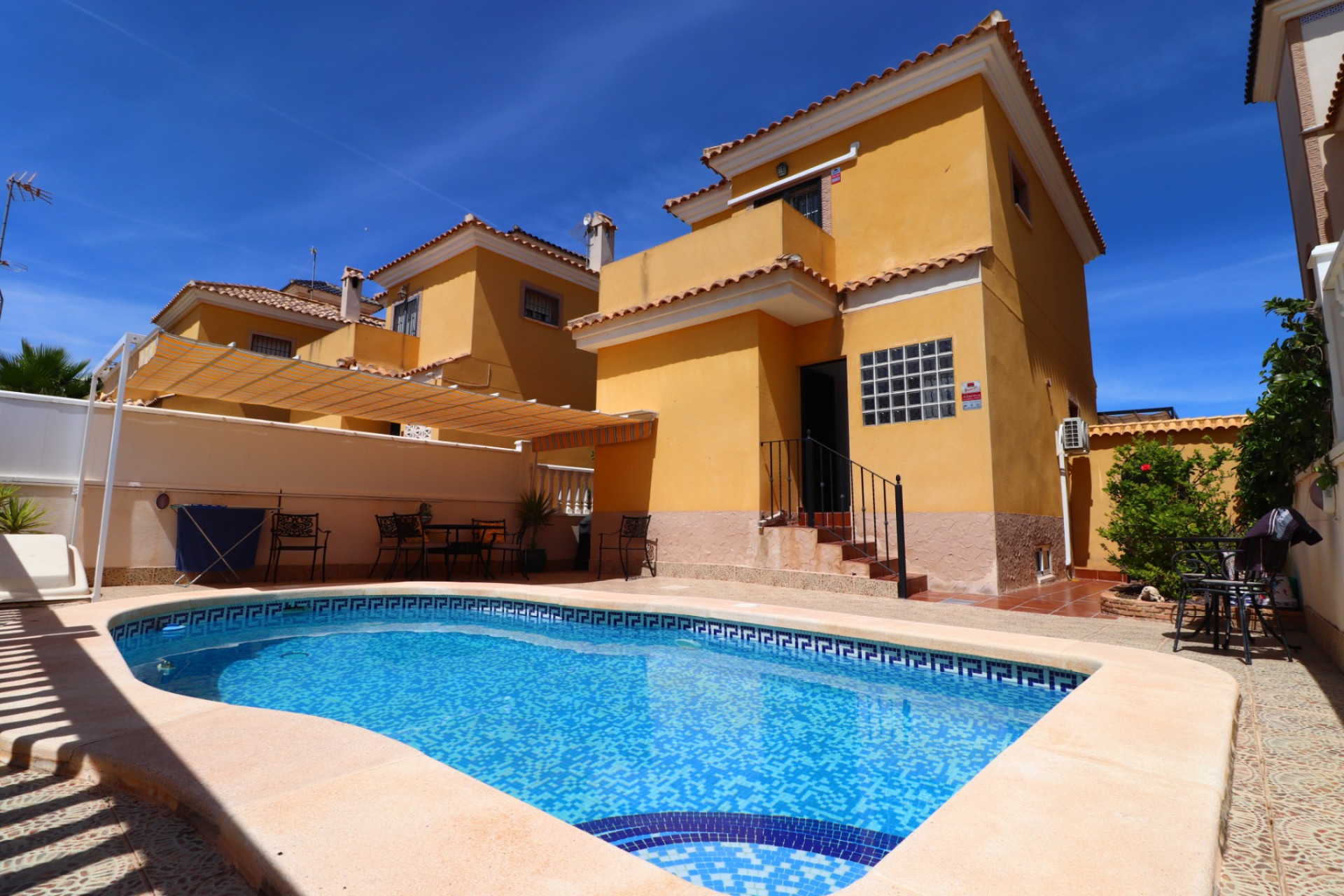 Herverkoop - 3. Vrijstaande villa - Algorfa - Costa Blanca Zuid