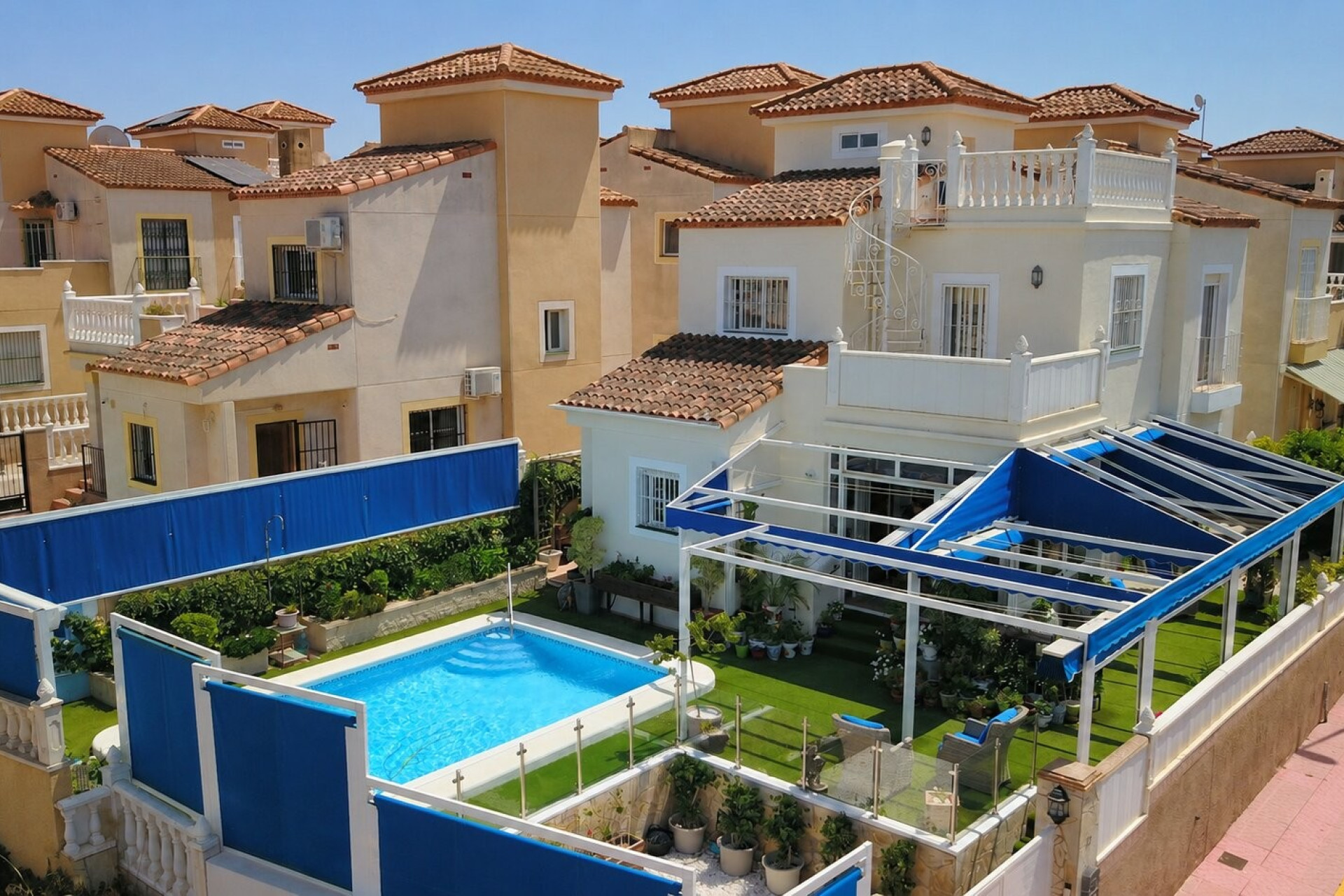 Herverkoop - 3. Vrijstaande villa - Algorfa - Costa Blanca Zuid