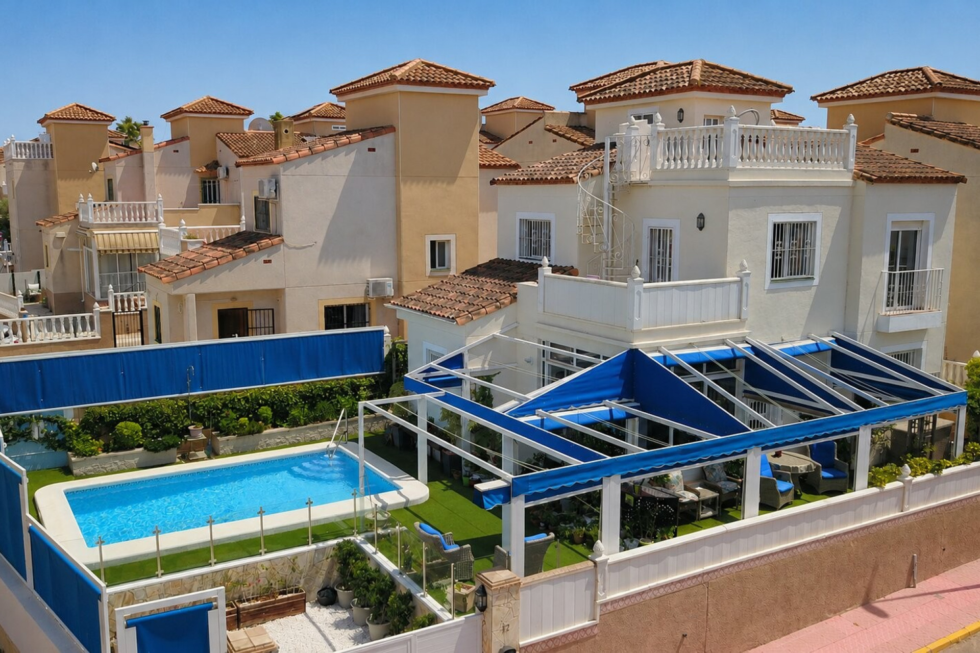 Herverkoop - 3. Vrijstaande villa - Algorfa - Costa Blanca Zuid
