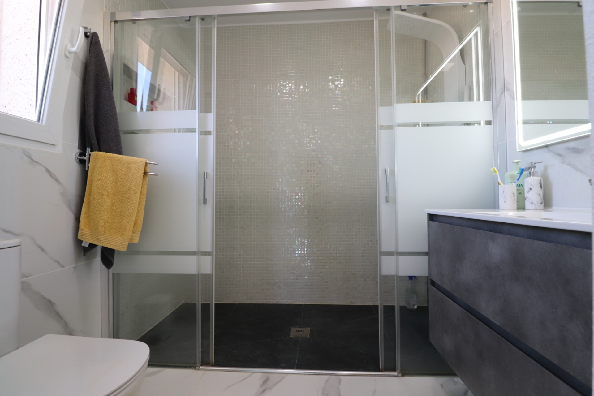 Herverkoop - 3. Vrijstaande villa - Algorfa - Costa Blanca Zuid