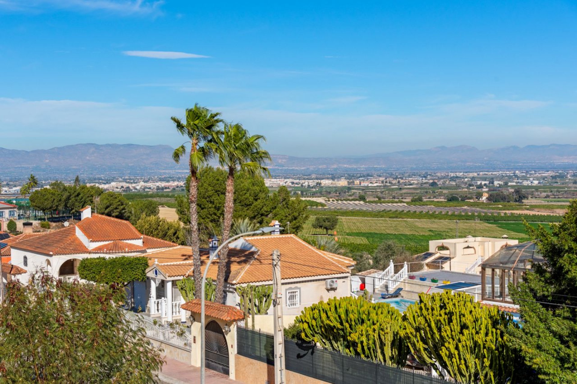 Herverkoop - 3. Vrijstaande villa - Almoradí - Costa Blanca Zuid