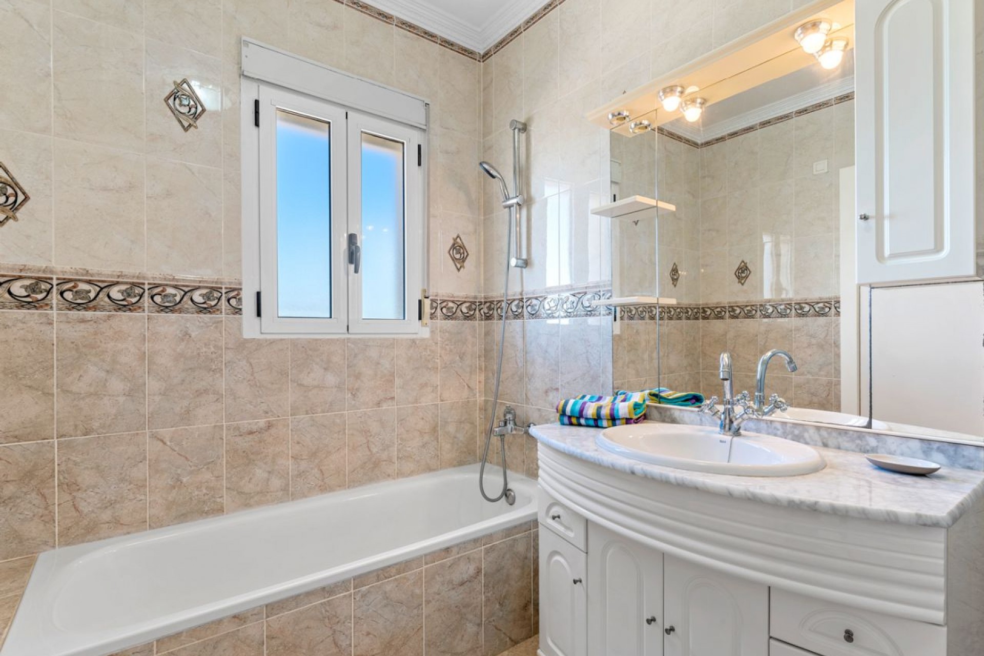 Herverkoop - 3. Vrijstaande villa - Almoradí - Costa Blanca Zuid