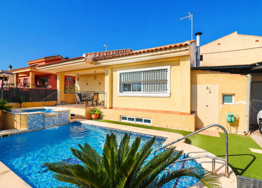 Herverkoop - 3. Vrijstaande villa - Almoradí - Costa Blanca Zuid