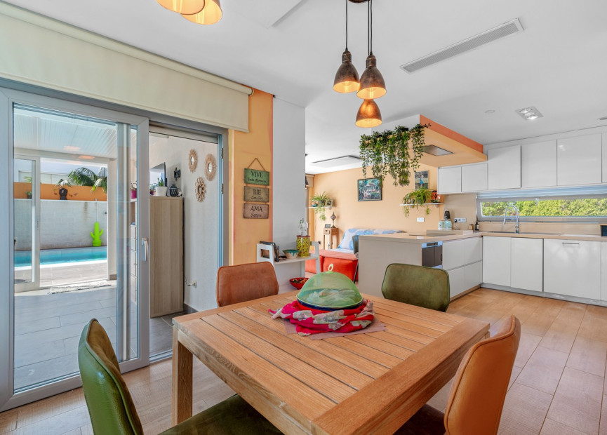 Herverkoop - 3. Vrijstaande villa - Benijófar - Costa Blanca Zuid