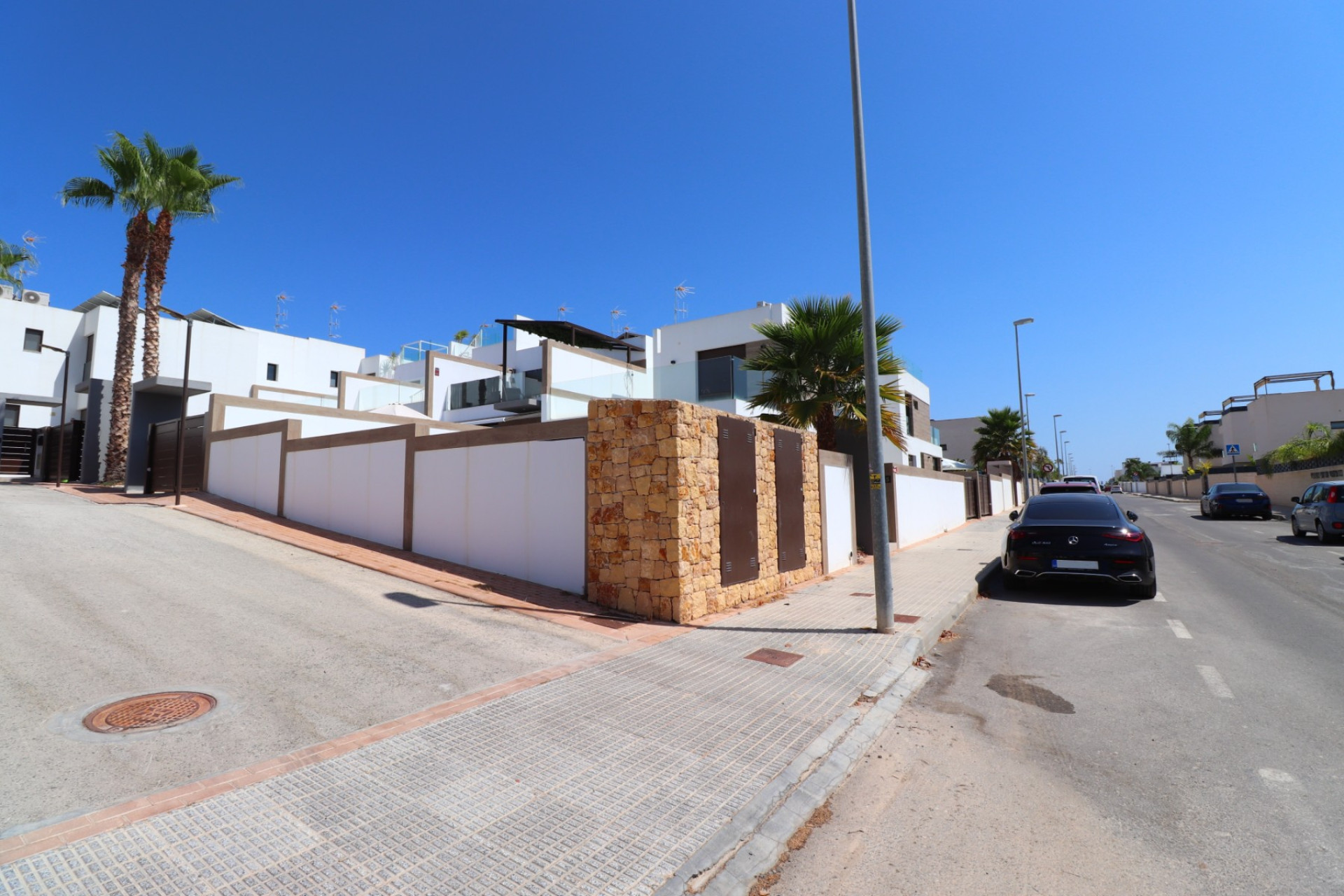 Herverkoop - 3. Vrijstaande villa - Benijófar - Costa Blanca Zuid