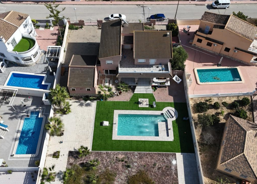 Herverkoop - 3. Vrijstaande villa - Benijófar - Costa Blanca Zuid