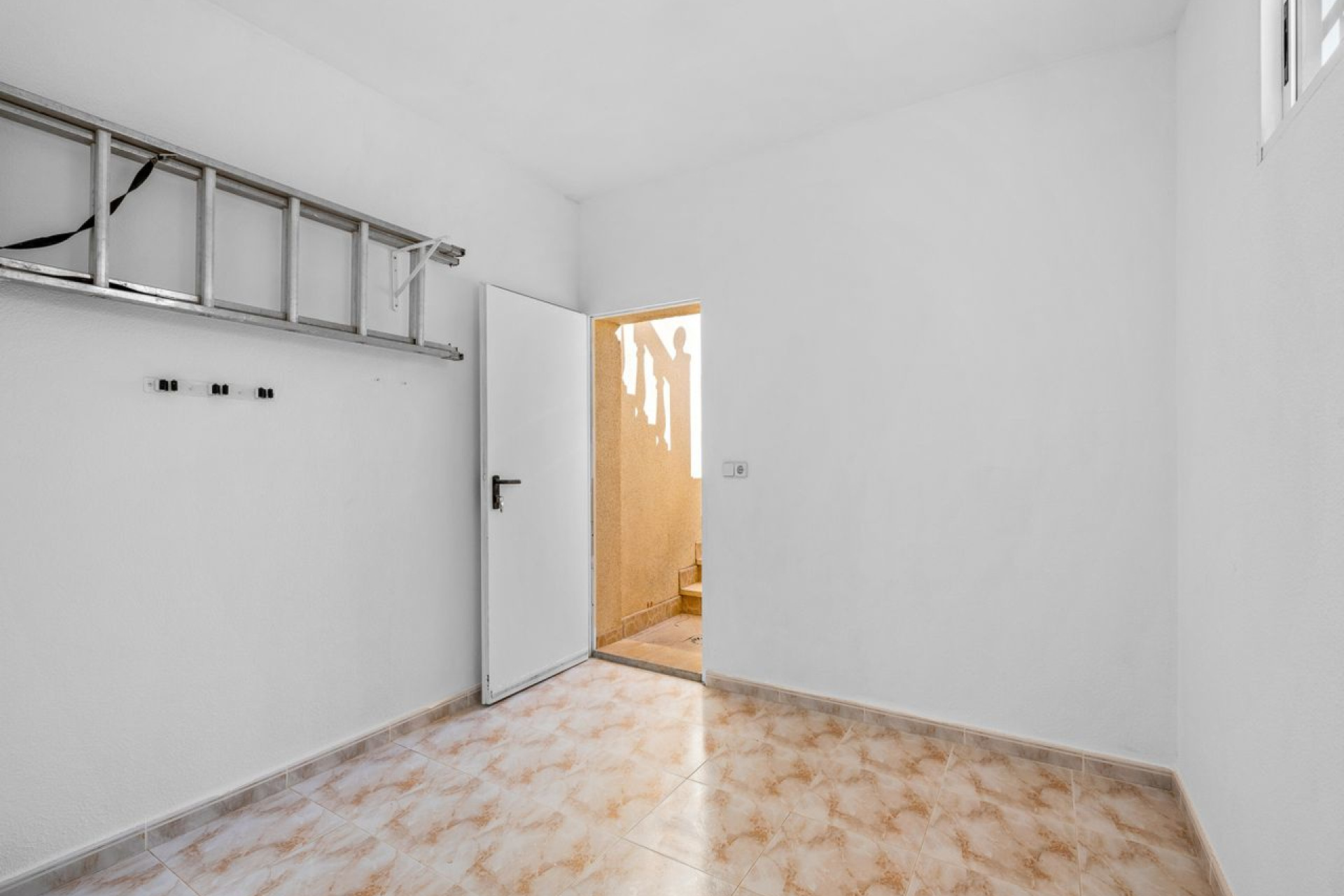 Herverkoop - 3. Vrijstaande villa - Benijófar - Costa Blanca Zuid