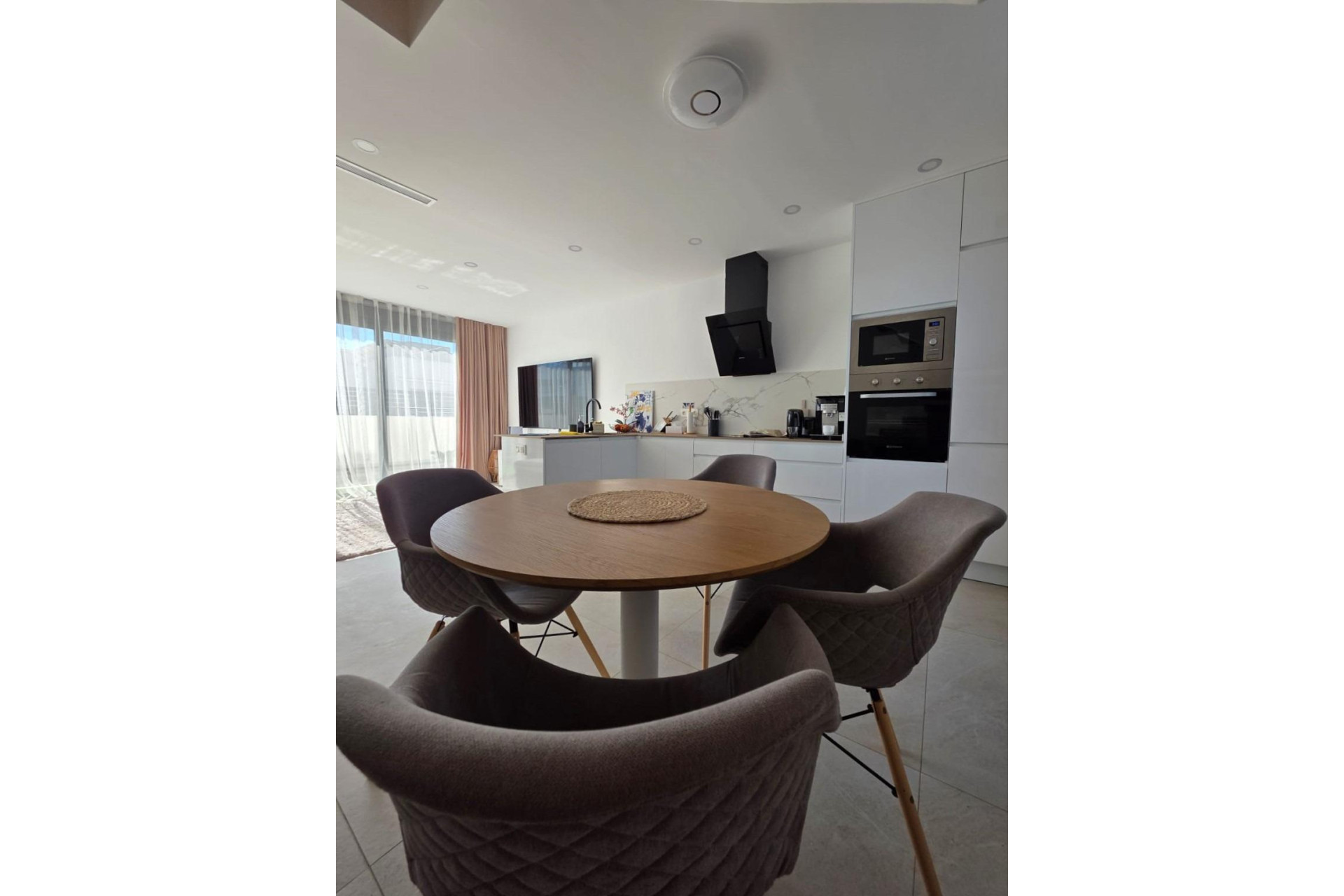 Herverkoop - 3. Vrijstaande villa - Benijófar - Costa Blanca Zuid