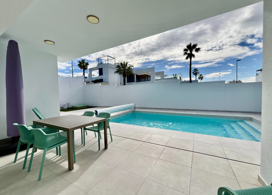 Herverkoop - 3. Vrijstaande villa - Benijófar - Costa Blanca Zuid