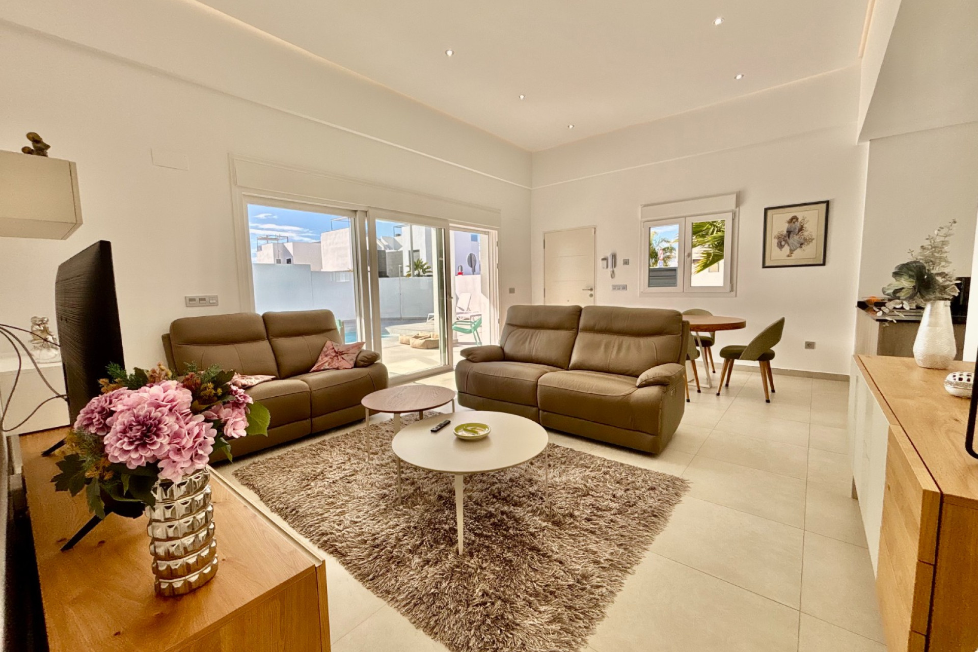 Herverkoop - 3. Vrijstaande villa - Benijófar - Costa Blanca Zuid