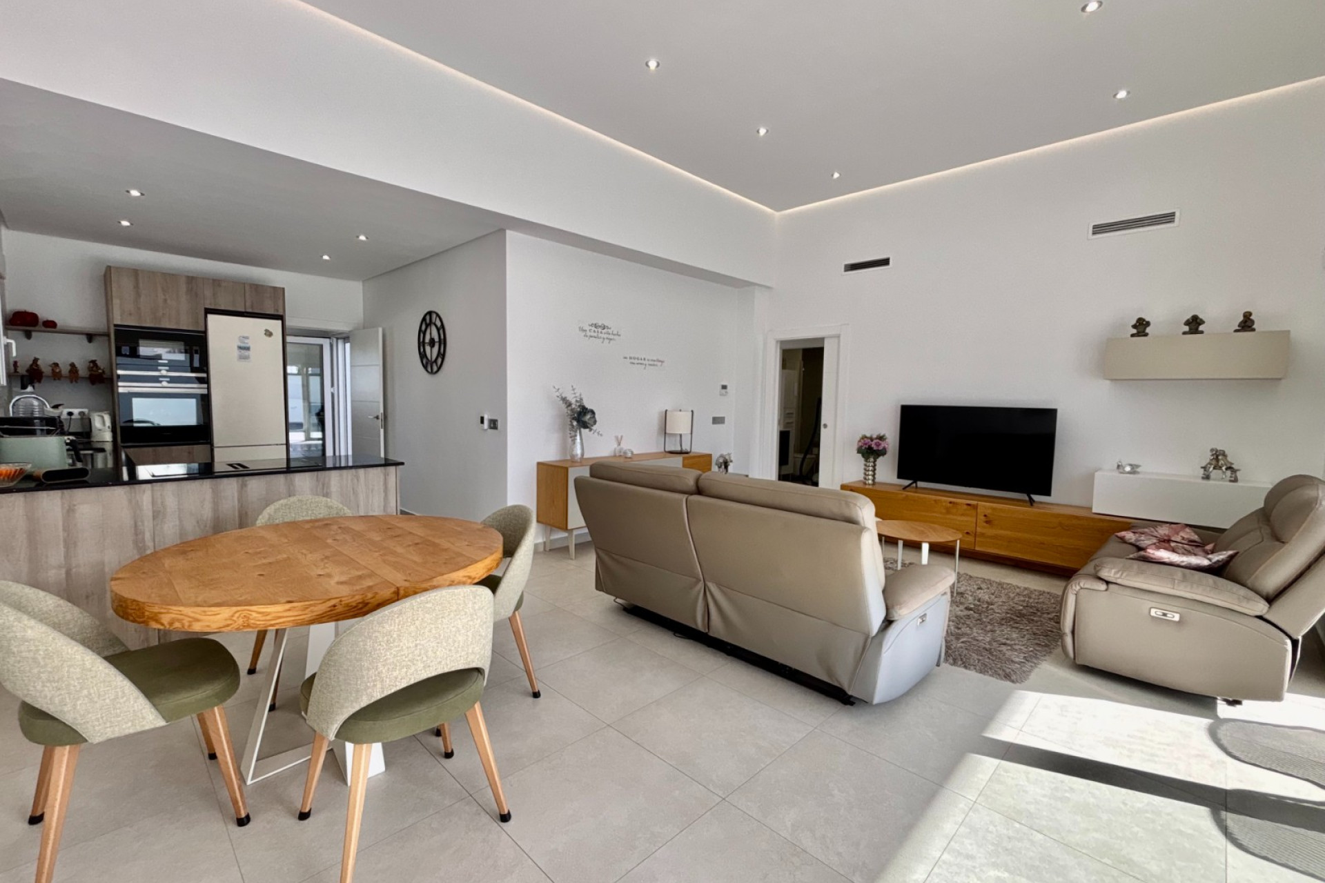 Herverkoop - 3. Vrijstaande villa - Benijófar - Costa Blanca Zuid