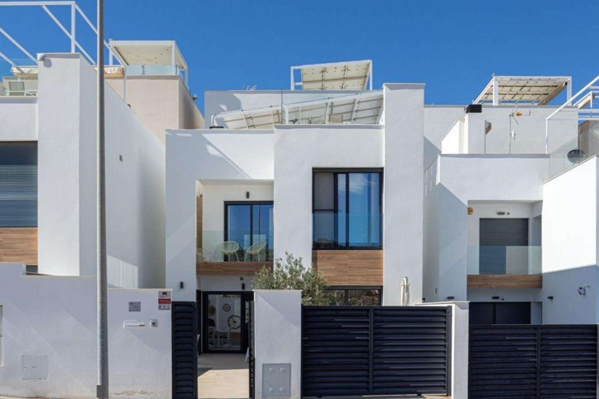 Herverkoop - 3. Vrijstaande villa - Benijófar - Costa Blanca Zuid