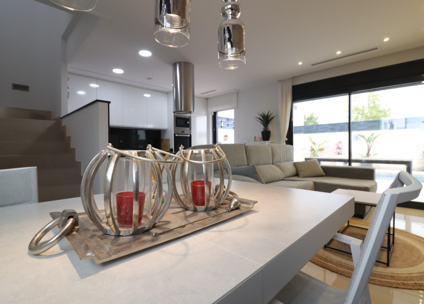 Herverkoop - 3. Vrijstaande villa - Benijófar - Costa Blanca Zuid