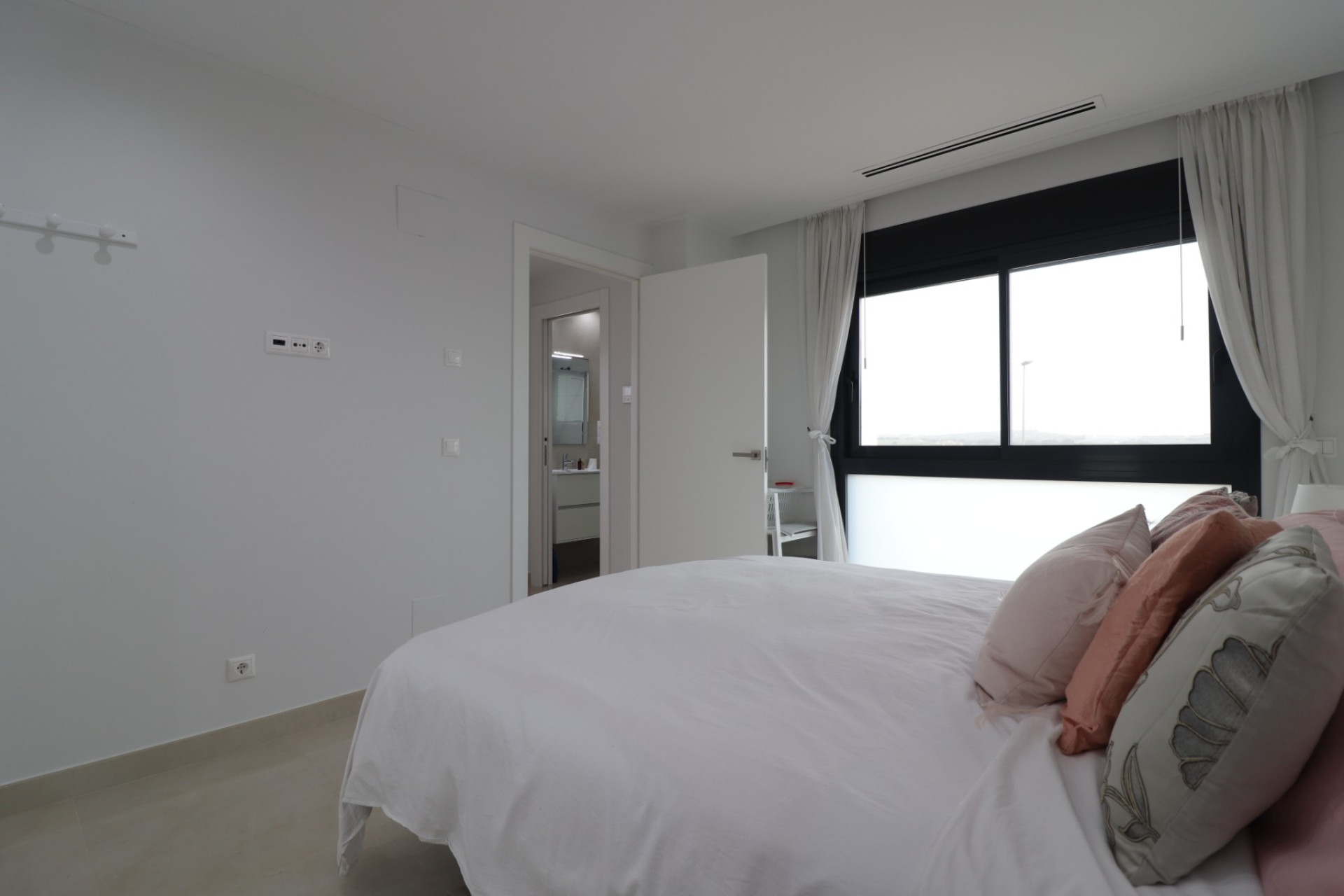 Herverkoop - 3. Vrijstaande villa - Benijófar - Costa Blanca Zuid