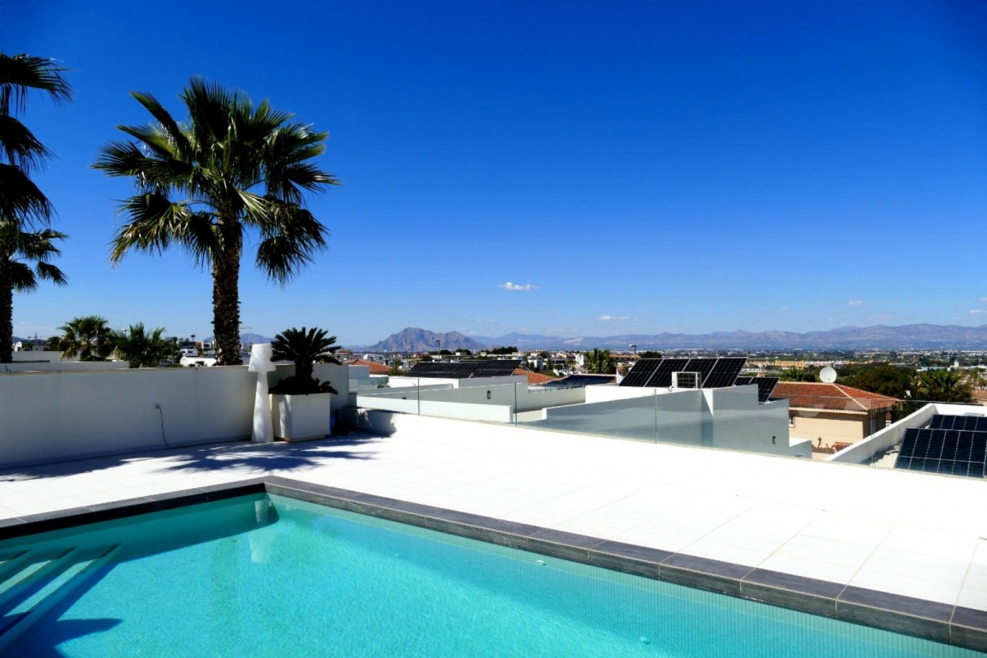 Herverkoop - 3. Vrijstaande villa - Benijófar - Costa Blanca Zuid