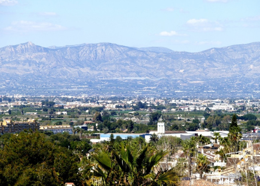 Herverkoop - 3. Vrijstaande villa - Benijófar - Costa Blanca Zuid