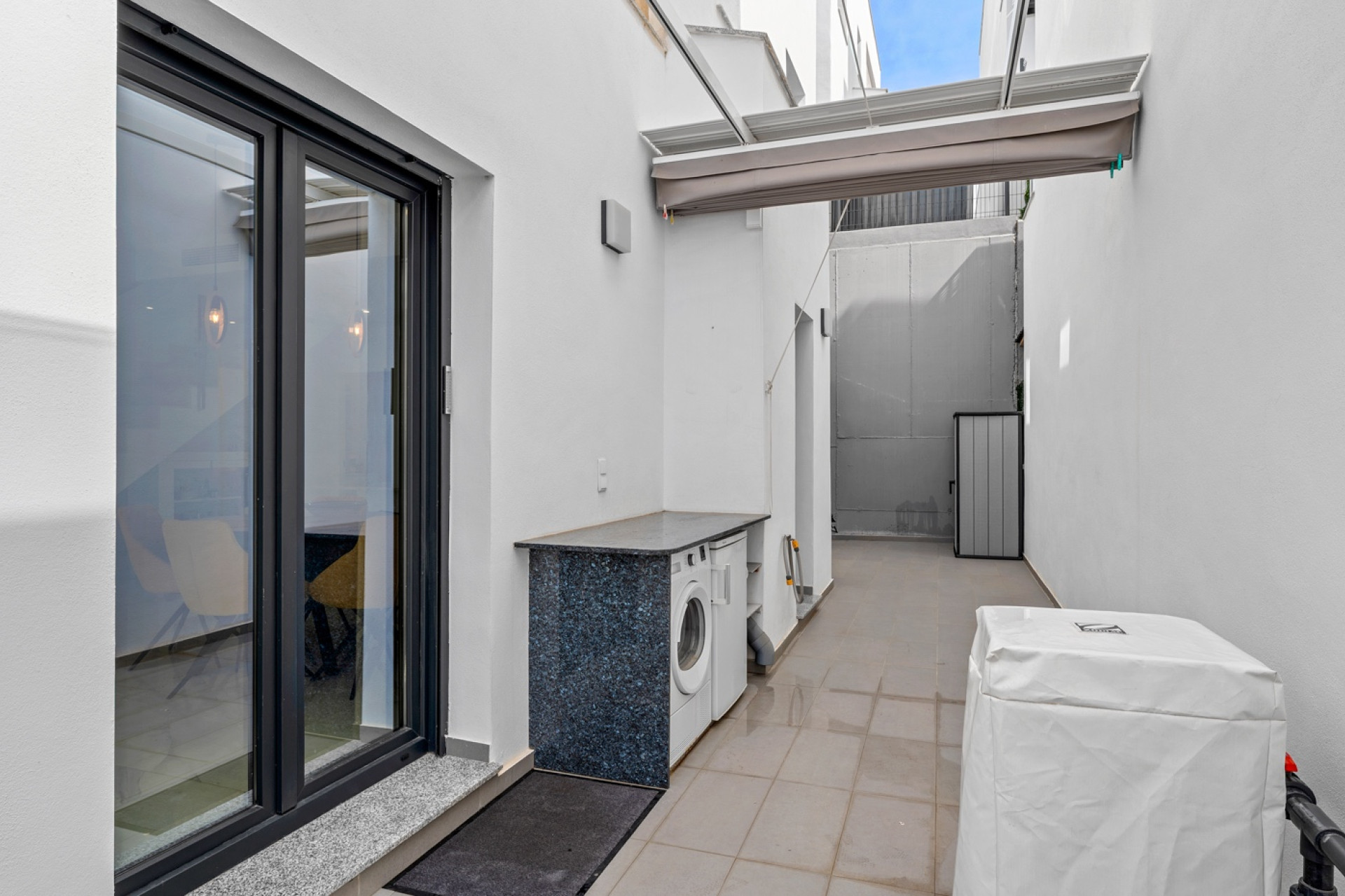 Herverkoop - 3. Vrijstaande villa - Benijófar - Costa Blanca Zuid