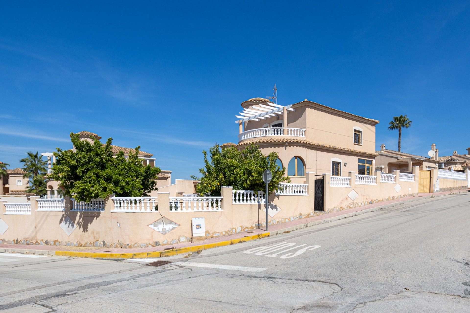 Herverkoop - 3. Vrijstaande villa - Benijófar - Costa Blanca Zuid