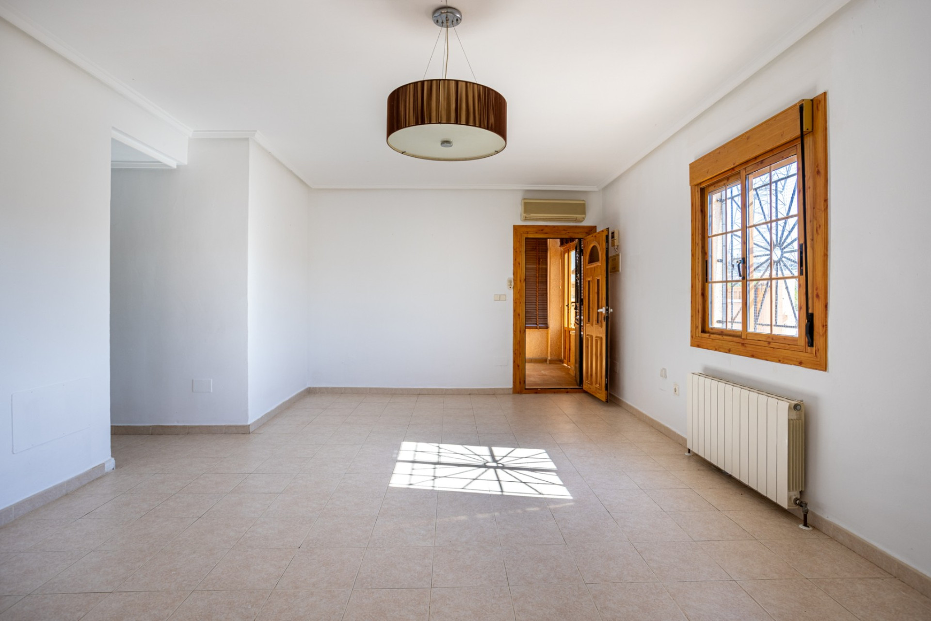 Herverkoop - 3. Vrijstaande villa - Benijófar - Costa Blanca Zuid