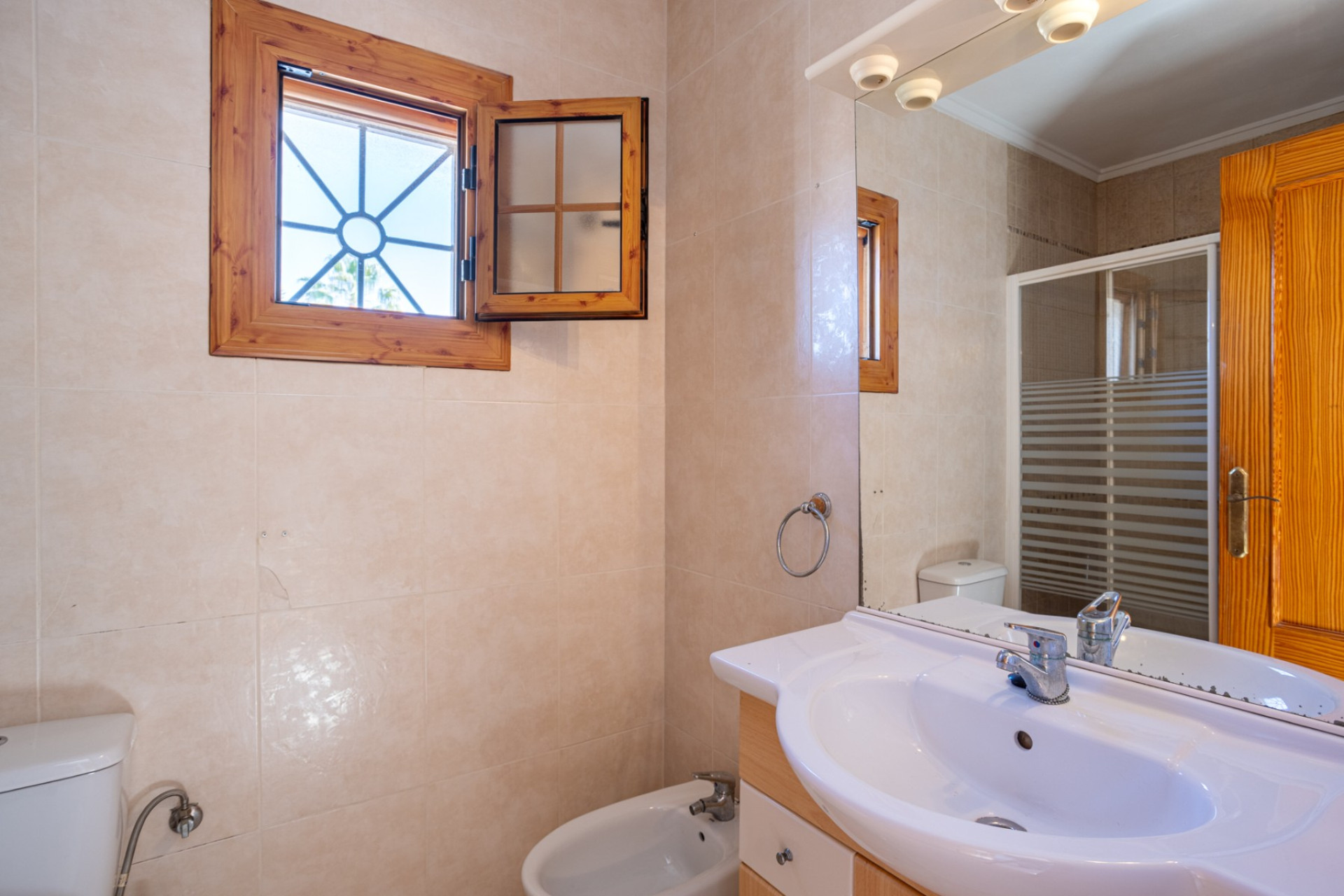 Herverkoop - 3. Vrijstaande villa - Benijófar - Costa Blanca Zuid