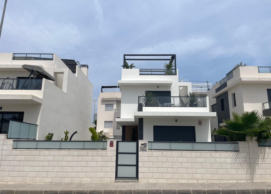Herverkoop - 3. Vrijstaande villa - Benijófar - Costa Blanca Zuid