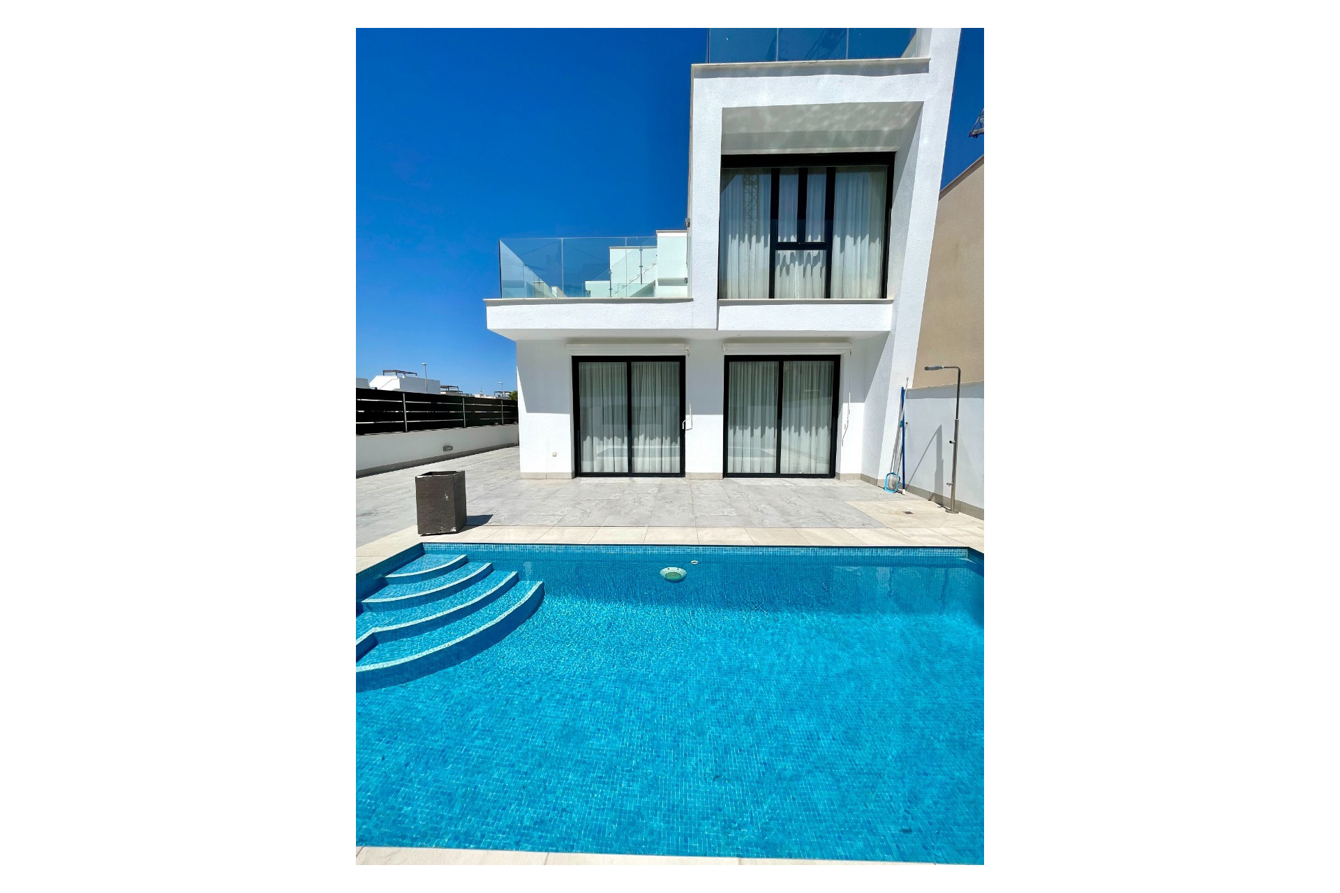 Herverkoop - 3. Vrijstaande villa - Benijófar - Costa Blanca Zuid