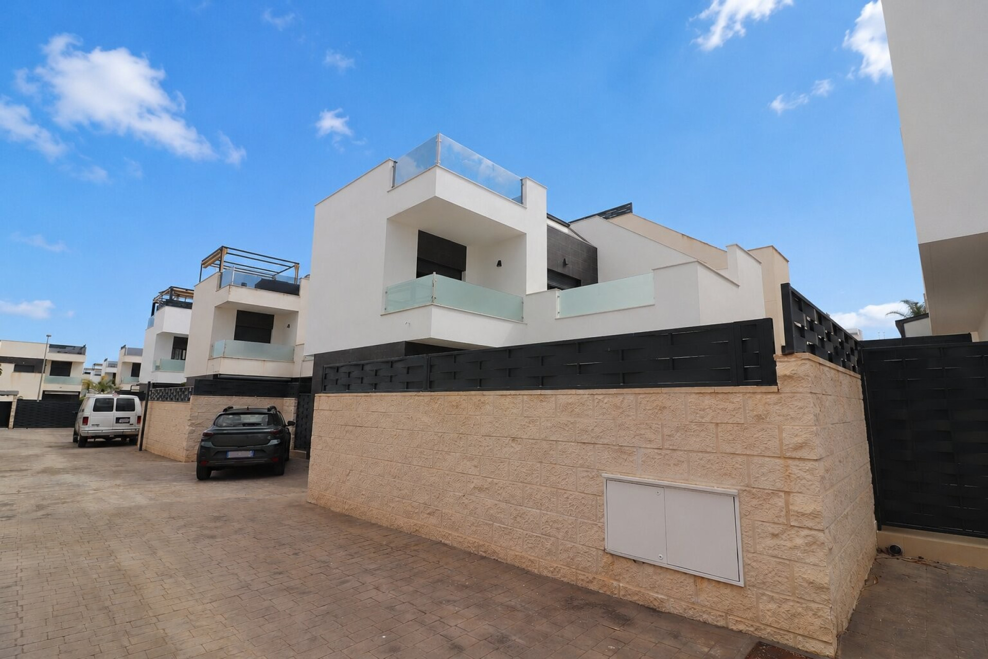 Herverkoop - 3. Vrijstaande villa - Benijófar - Costa Blanca Zuid